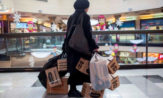 צפו: חוששים ומצטיידים בערכות מגן