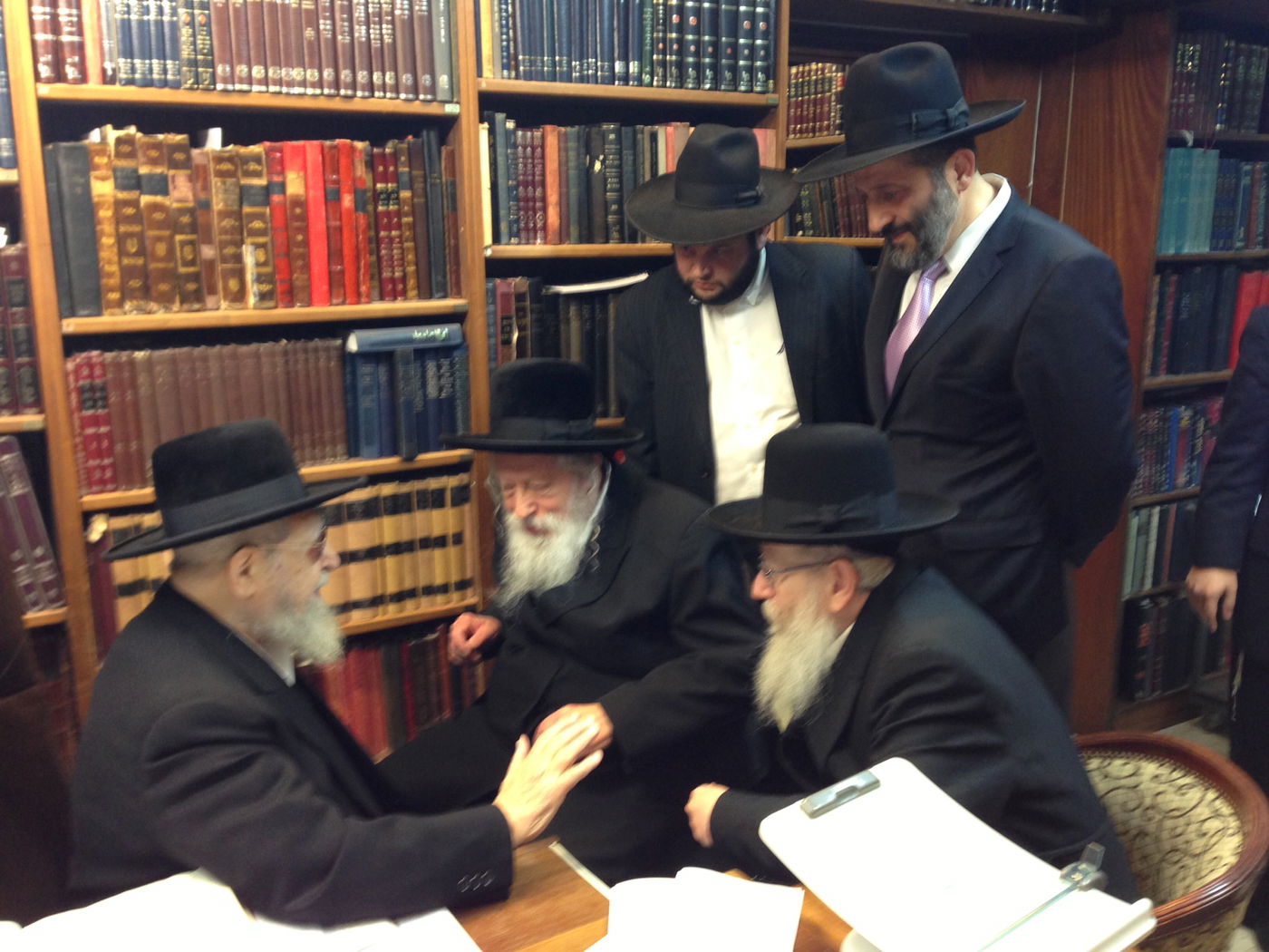 מרן האדמו"ר מגור הגיע לביתו של  מרן הגר"ע יוסף