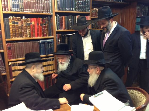 מרן האדמו"ר מגור הגיע לביתו של  מרן הגר"ע יוסף