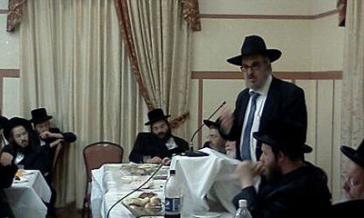 יעקב אשר נואם בבני-ברק, אתמול