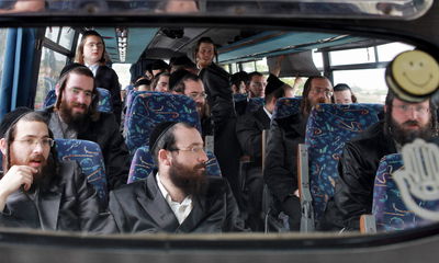 ממתינים בגשם ובשלג