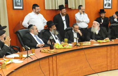 צפו: עיריית בני ברק נפרדה מיעקב אשר