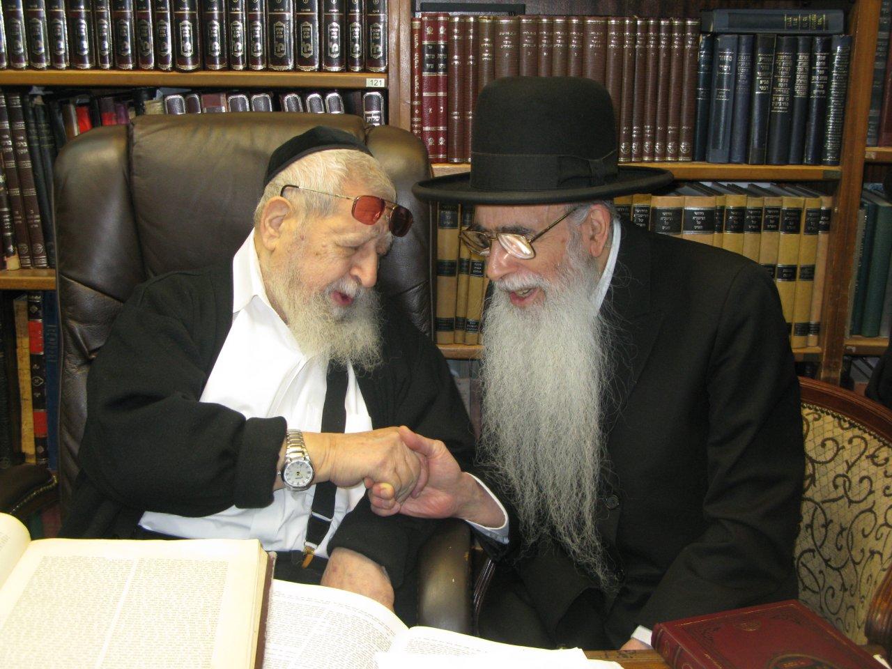 תיעוד ראשון: הרב יהודה עדס אצל הגר"ע יוסף