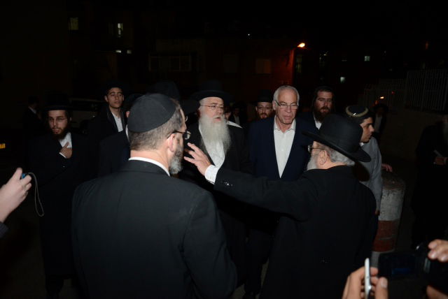 ח"כ אורי אריאל בביקור ב'מיר': מחזק את לומדי התורה