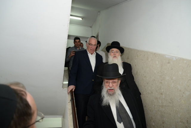 ח"כ אורי אריאל בביקור ב'מיר': מחזק את לומדי התורה