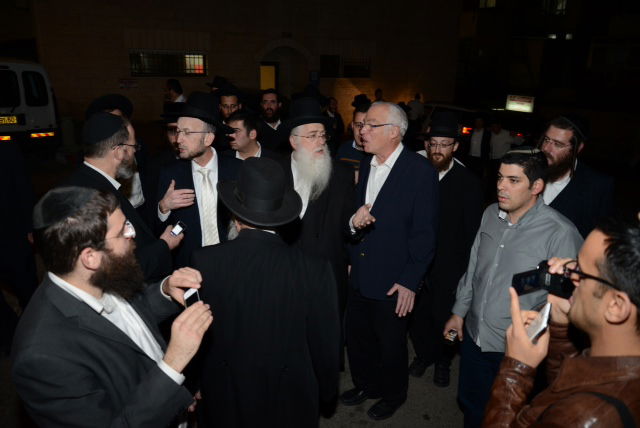 ח"כ אורי אריאל בביקור ב'מיר': מחזק את לומדי התורה