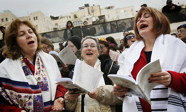 נשות הכותל, הבוקר