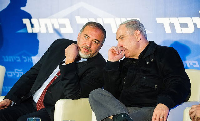 שותפי סוד. נתניהו וליברמן.