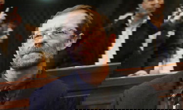 משה פייגלין: מעכשיו מותר ללחוץ יד לנשים