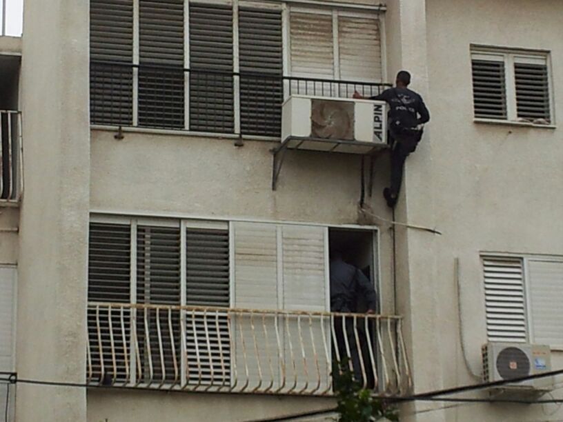 בני-ברק: איים לפוצץ בלוני גז בביתו ונלכד בפריצה משטרתית