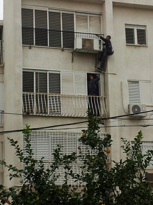 בני-ברק: איים לפוצץ בלוני גז בביתו ונלכד בפריצה משטרתית