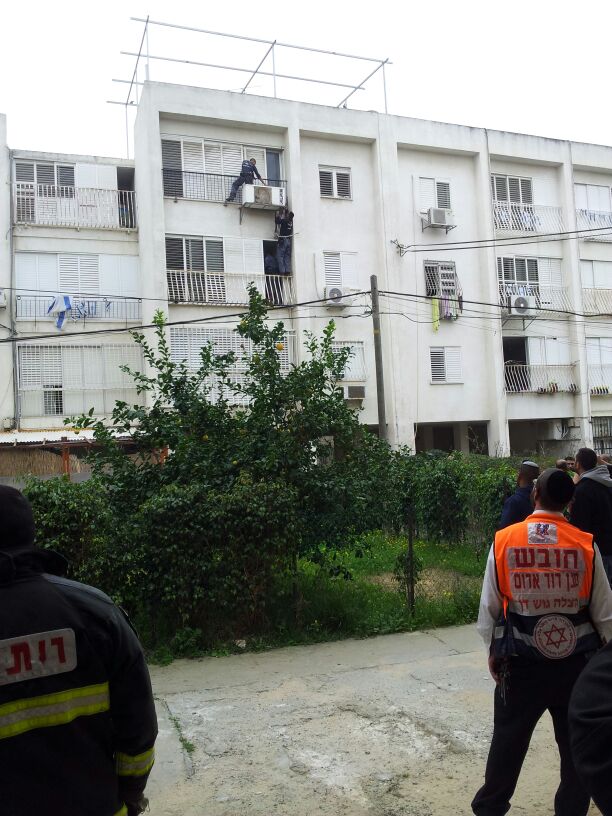 בני-ברק: איים לפוצץ בלוני גז בביתו ונלכד בפריצה משטרתית