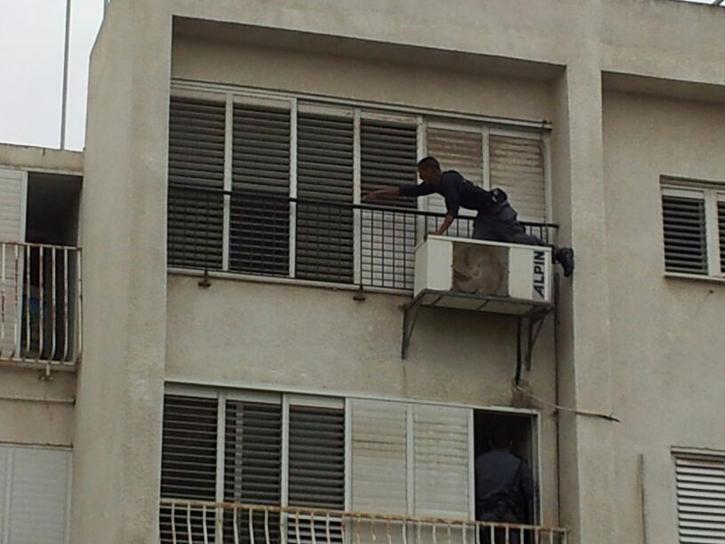 בני-ברק: איים לפוצץ בלוני גז בביתו ונלכד בפריצה משטרתית