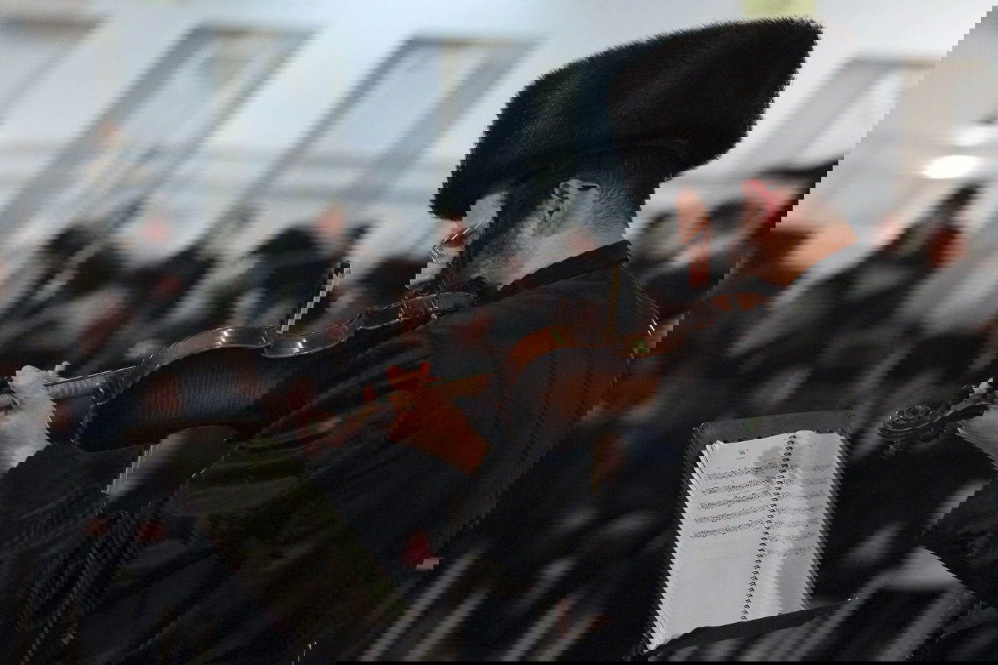 גלריה מרהיבה: שמחת החתונה בחצר פינסק קרלין