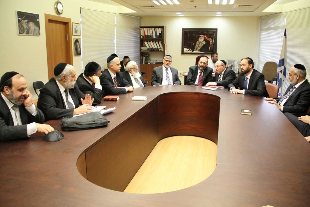 ש"ס במסיבת הפתעה לדרעי, ליברמן ביקש וודקה