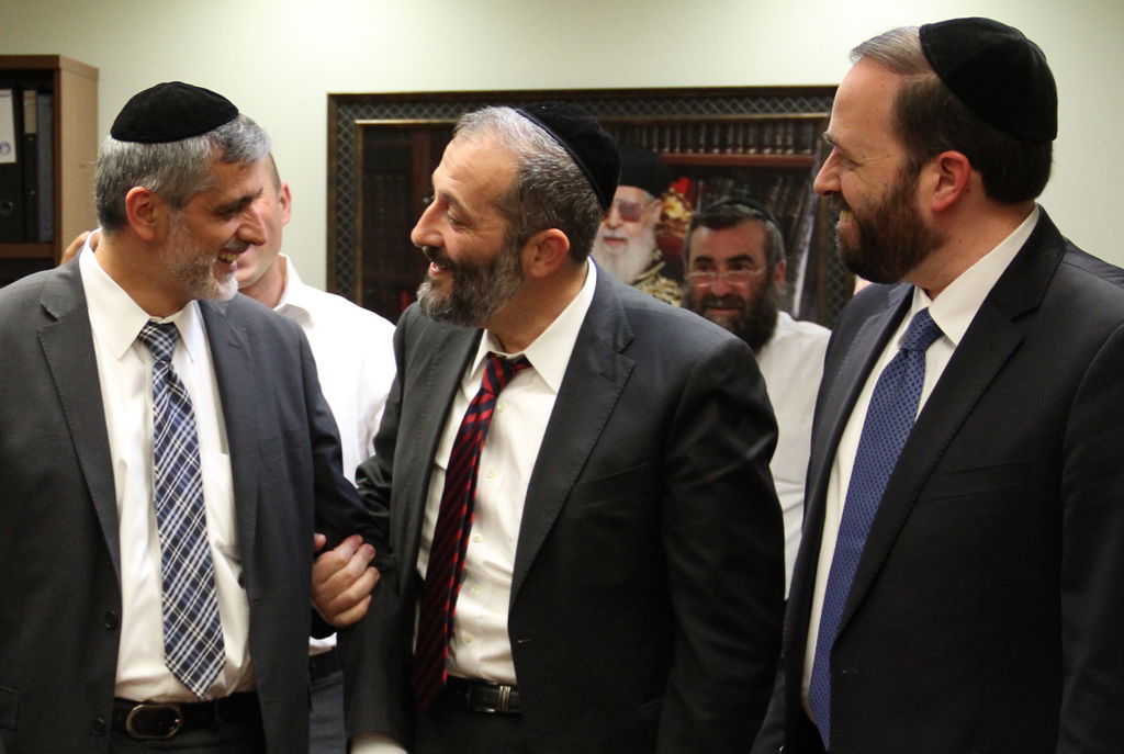 ש"ס במסיבת הפתעה לדרעי, ליברמן ביקש וודקה