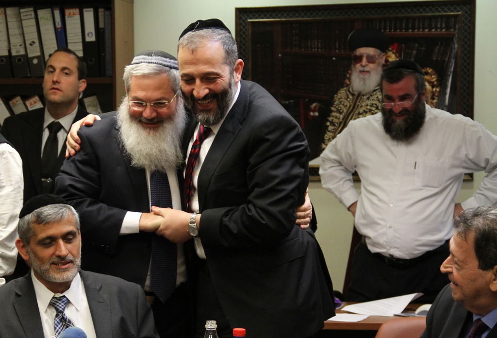 ש"ס במסיבת הפתעה לדרעי, ליברמן ביקש וודקה