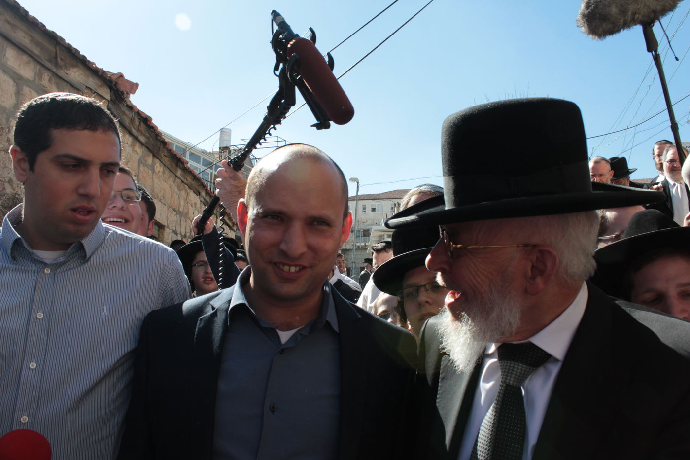 נפתלי בנט בביקור מיוחד בישיבת מיר • גלריה