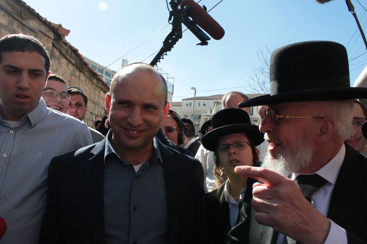 נפתלי בנט בביקור מיוחד בישיבת מיר • גלריה