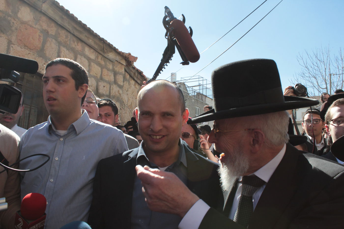 נפתלי בנט בביקור מיוחד בישיבת מיר • גלריה