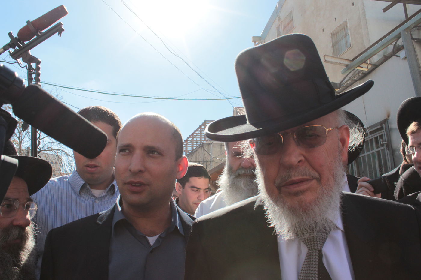 נפתלי בנט בביקור מיוחד בישיבת מיר • גלריה