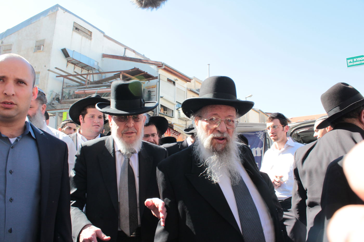 נפתלי בנט בביקור מיוחד בישיבת מיר • גלריה