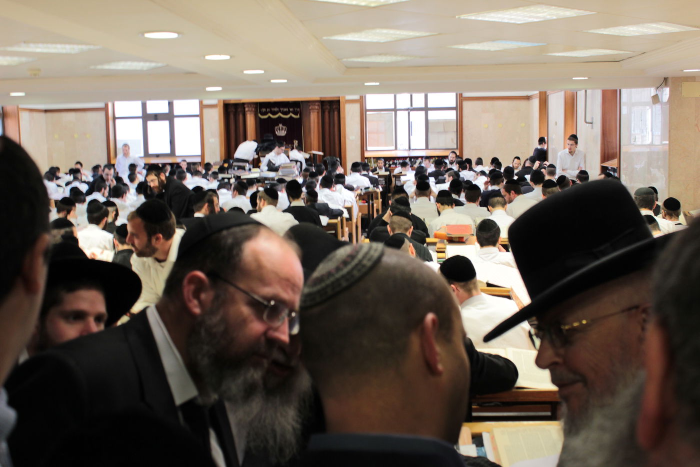 נפתלי בנט בביקור מיוחד בישיבת מיר • גלריה