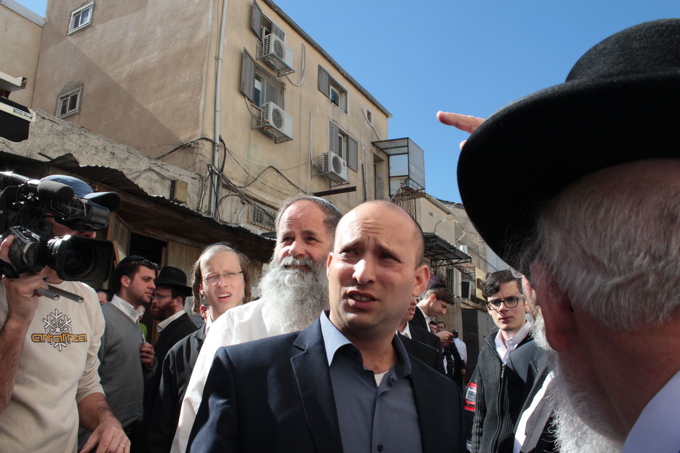 נפתלי בנט בביקור מיוחד בישיבת מיר • גלריה