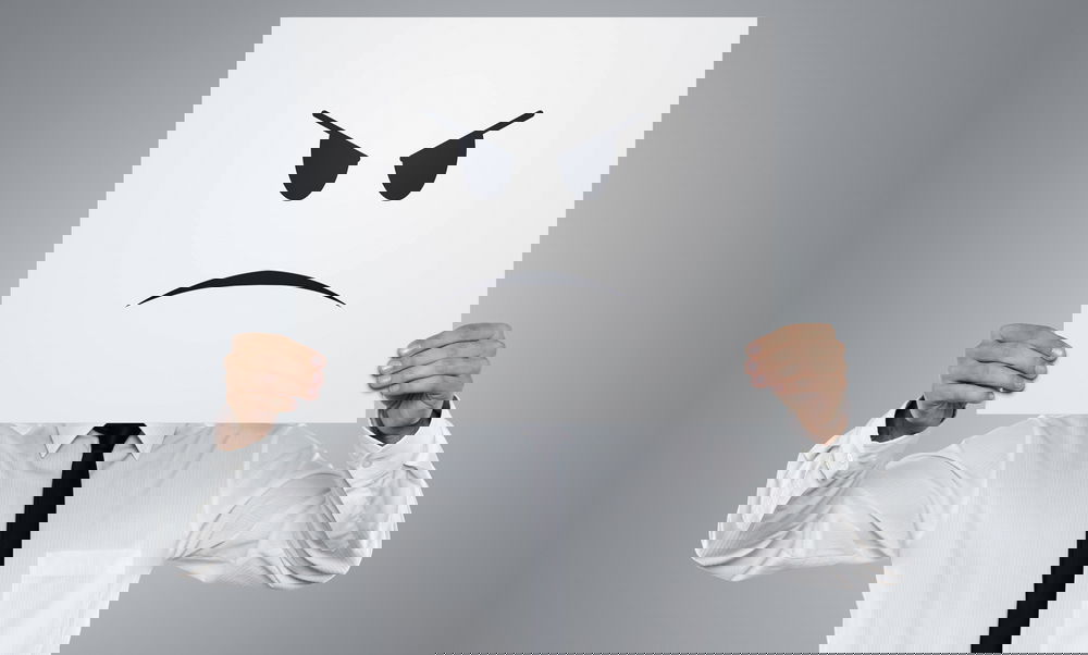 השקרן שמאחורי המסיכה