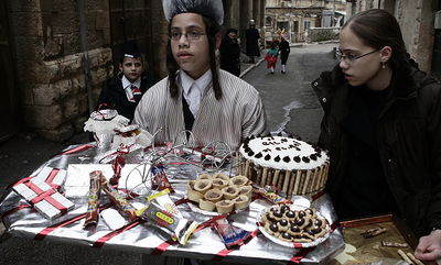 הרב מצגר קורא: להימנע ממשלוח מנות המכיל ממתקים