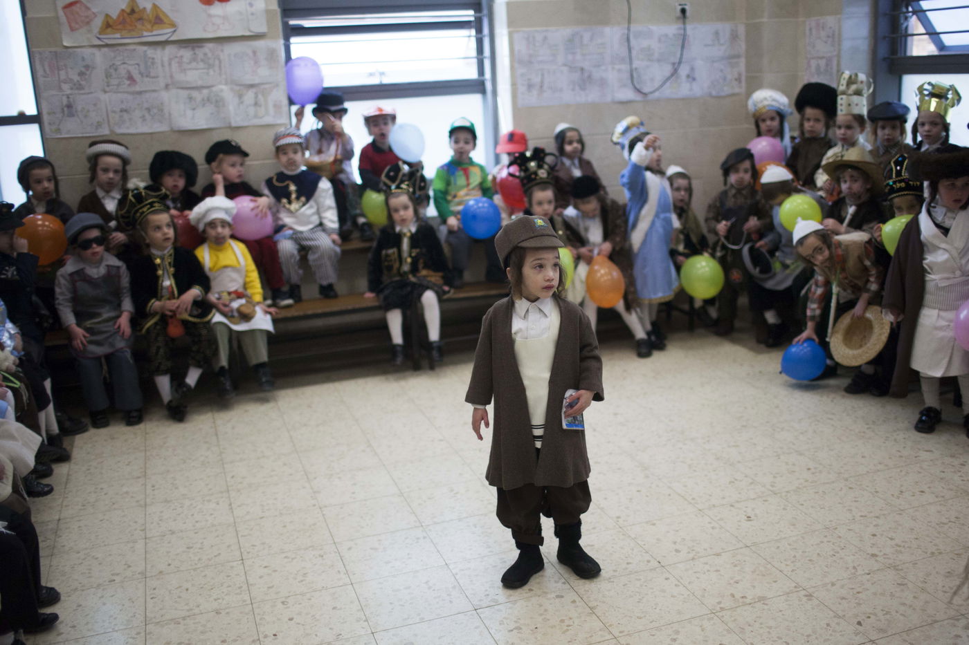 תיעוד מרהיב: ילדי ירושלים וביתר עילית מחופשים