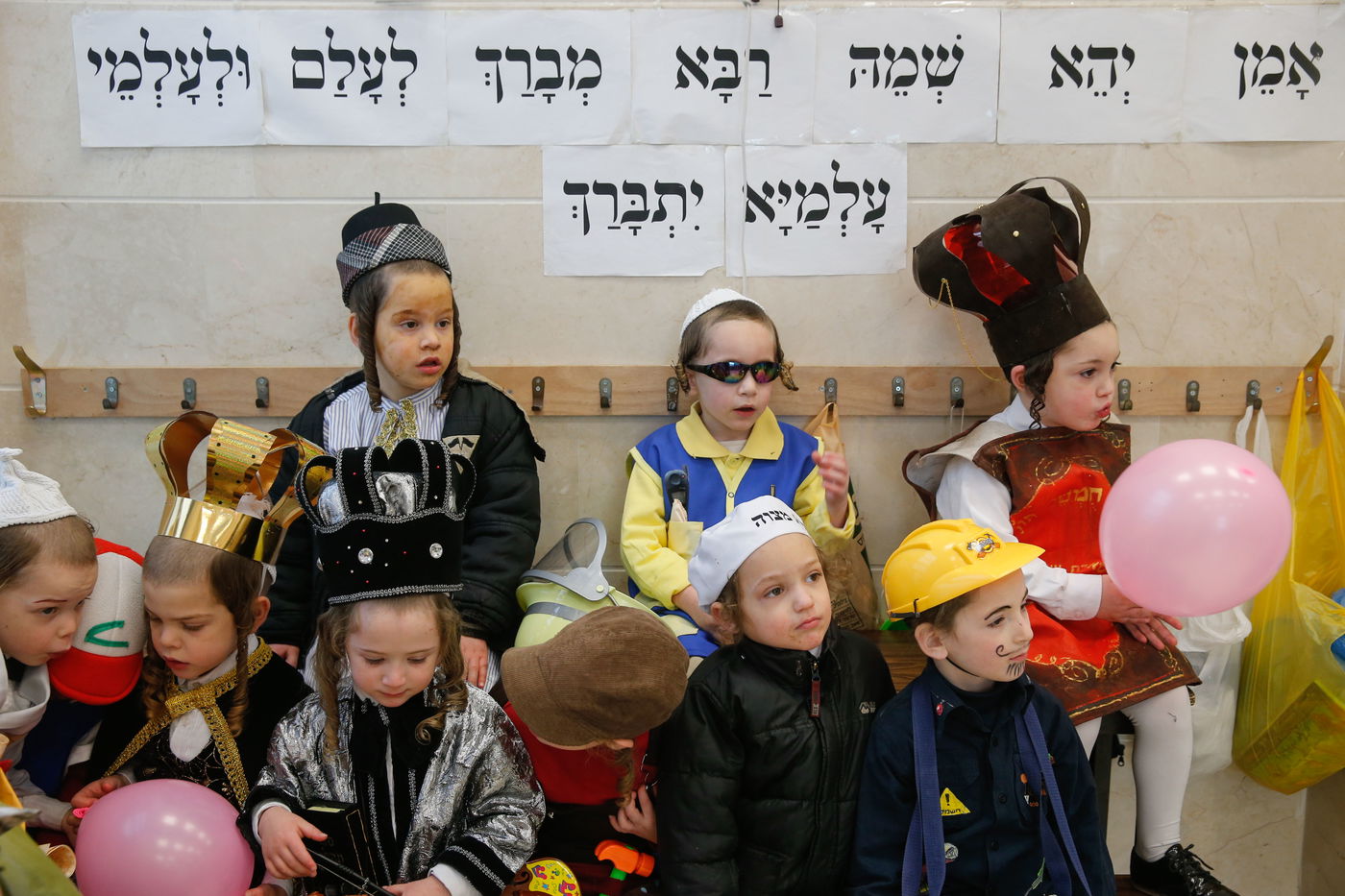 תיעוד מרהיב: ילדי ירושלים וביתר עילית מחופשים