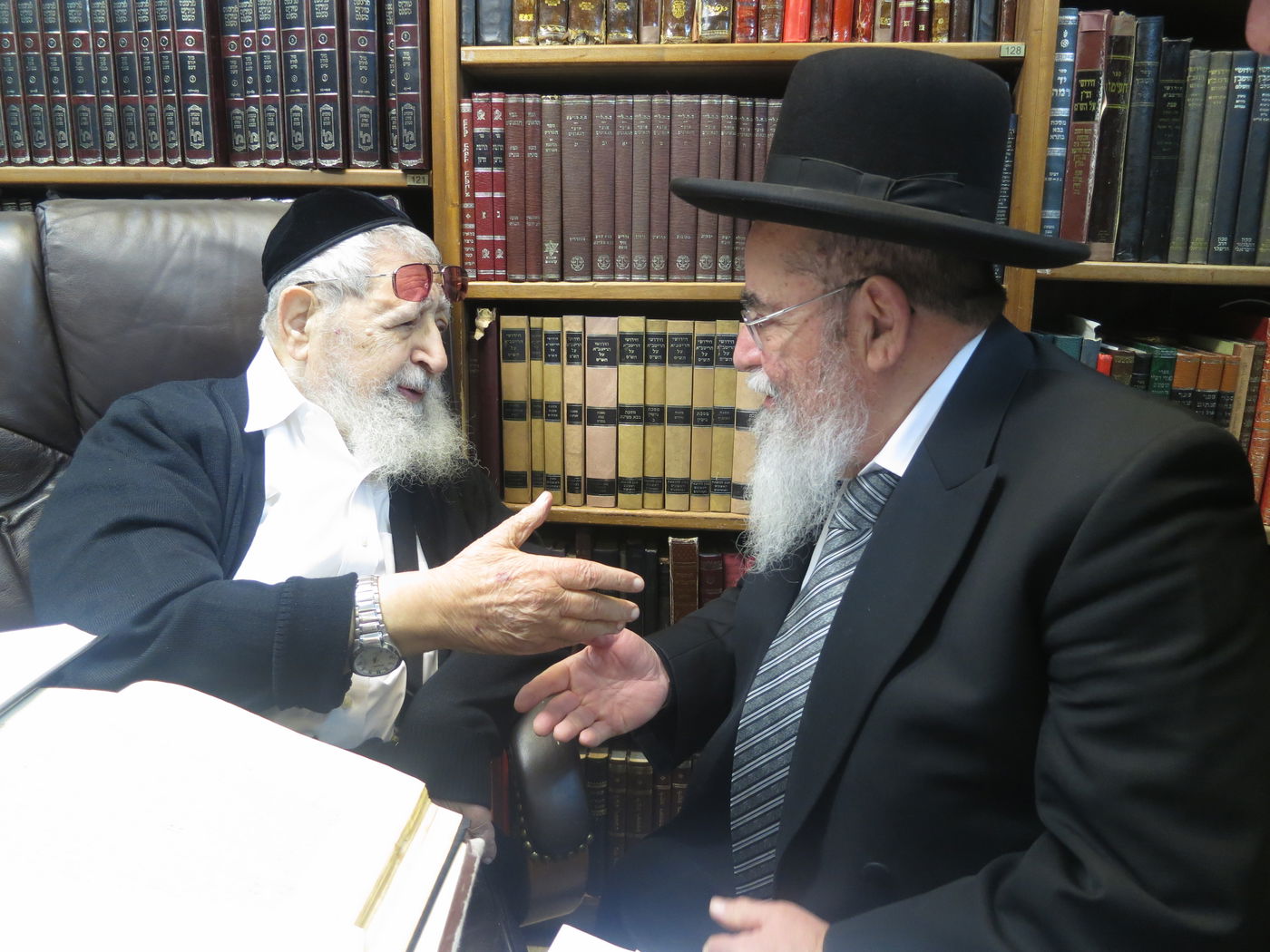 ביקור מיוחד: הרב אברהם סאלים אצל הגר"ע יוסף