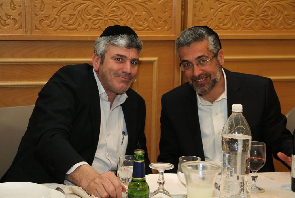 ציון זר- ממנהלי מטה ש"ס בירושלים ואבי אמסלם- עוזרו של דרעי