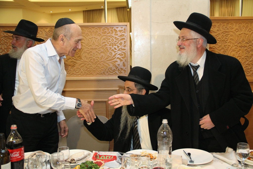 צפו: בכירי ש"ס חגגו עם המנכ"ל, נתי לסרי