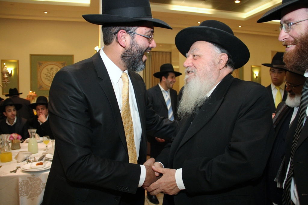 צפו: בכירי ש"ס חגגו עם המנכ"ל, נתי לסרי