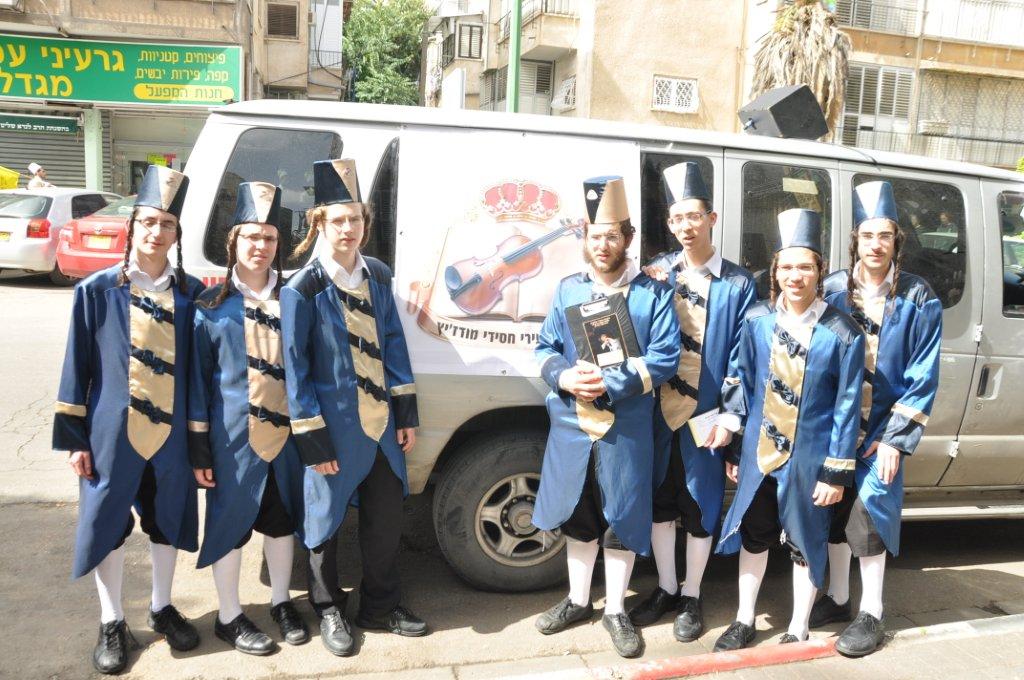 בבני ברק חגגו את פורים בהידור • צפו בגלריית ענק