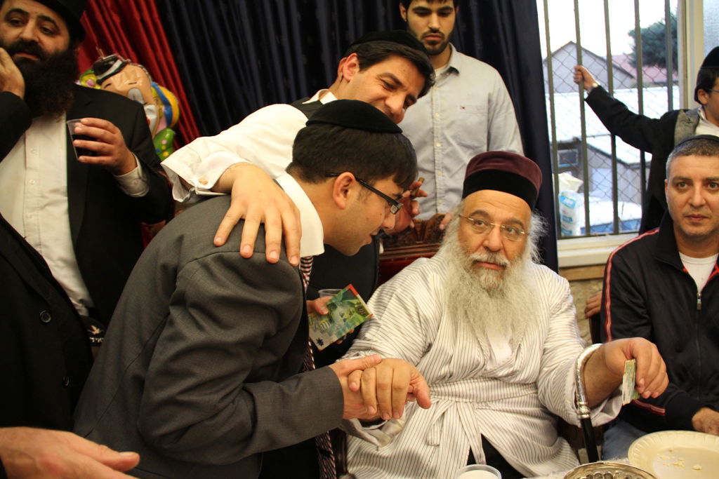 צפו: פורים עם המקובל הרב בניהו שמואלי