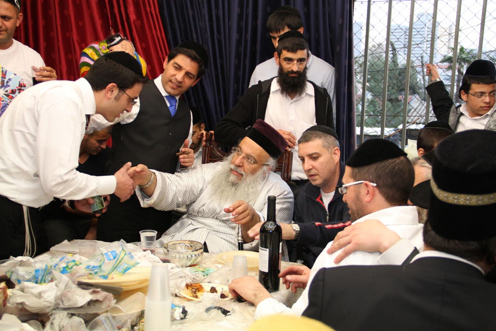 צפו: פורים עם המקובל הרב בניהו שמואלי