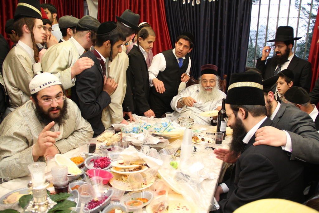 צפו: פורים עם המקובל הרב בניהו שמואלי