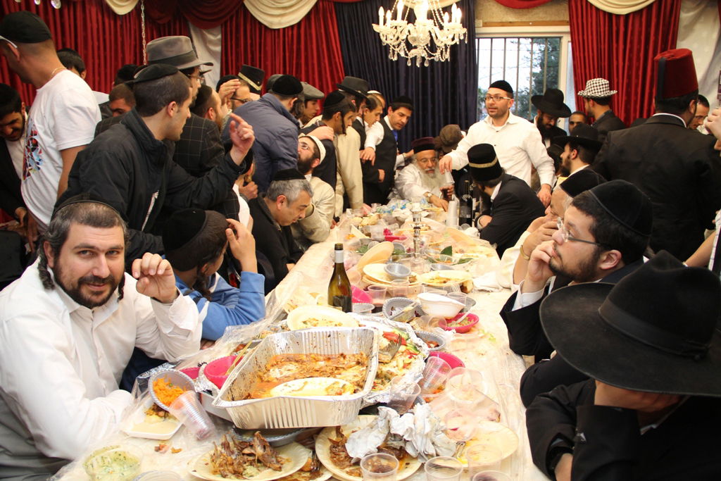 צפו: פורים עם המקובל הרב בניהו שמואלי