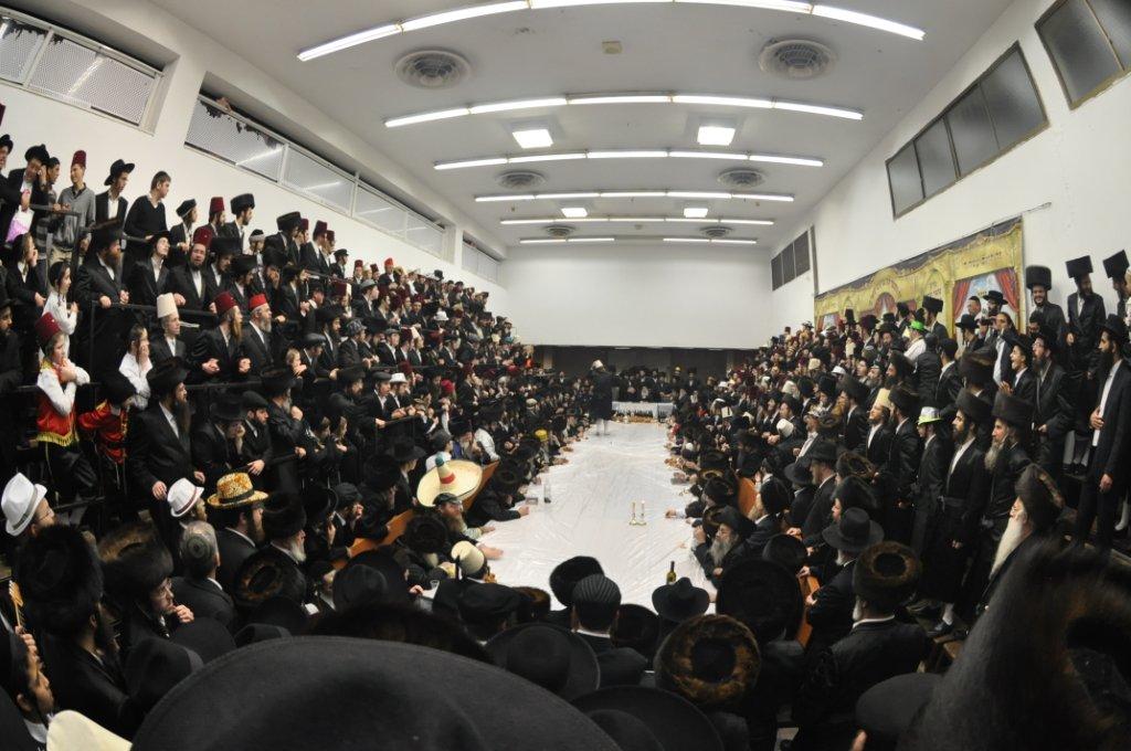 שמחת פורים בבני-ברק: ה'טישים' בחצרות חסידים