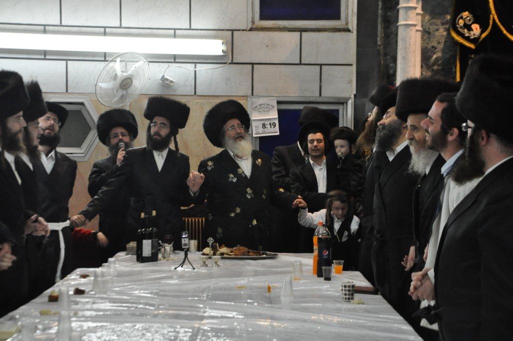 שמחת פורים בבני-ברק: ה'טישים' בחצרות חסידים