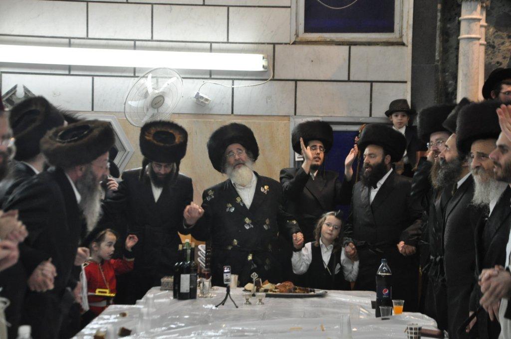 שמחת פורים בבני-ברק: ה'טישים' בחצרות חסידים