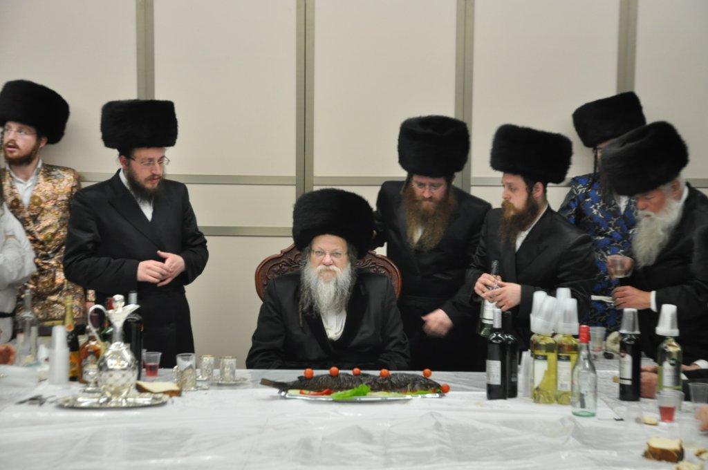 שמחת פורים בבני-ברק: ה'טישים' בחצרות חסידים