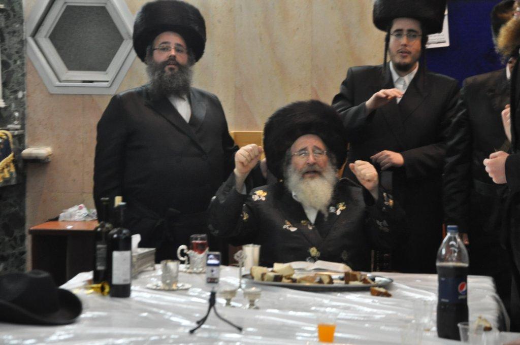 שמחת פורים בבני-ברק: ה'טישים' בחצרות חסידים