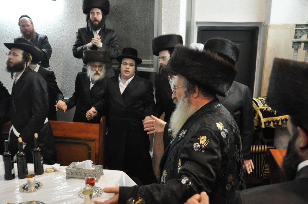 שמחת פורים בבני-ברק: ה'טישים' בחצרות חסידים