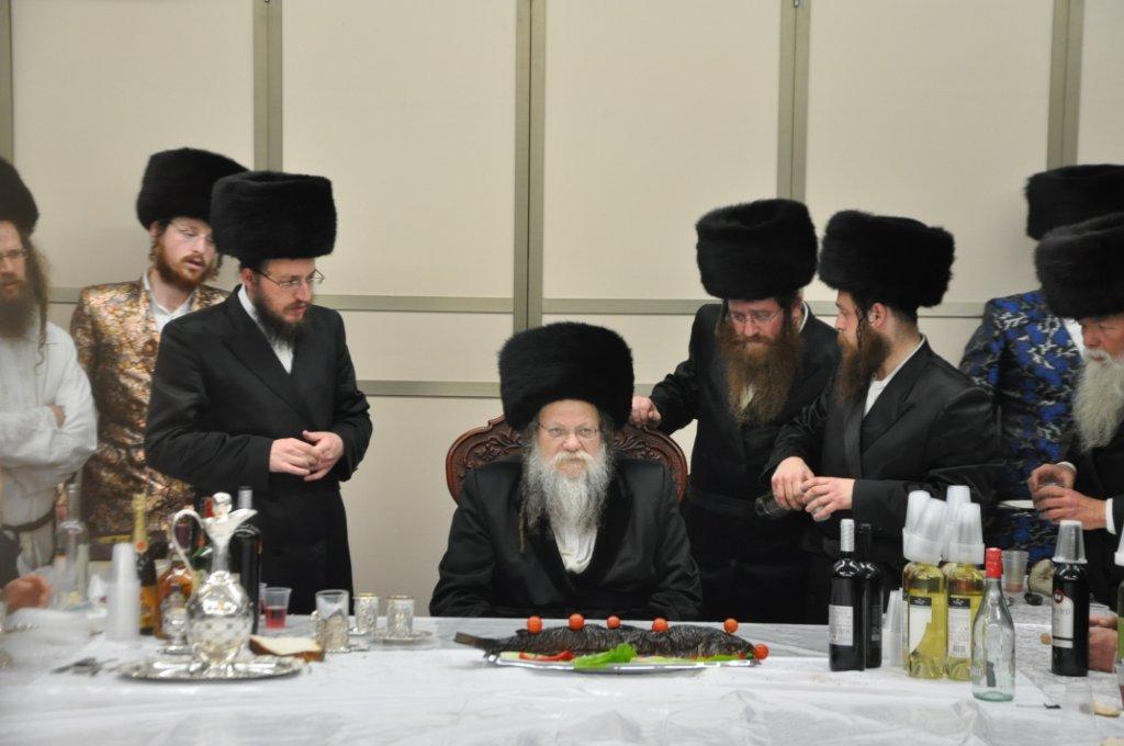 שמחת פורים בבני-ברק: ה'טישים' בחצרות חסידים