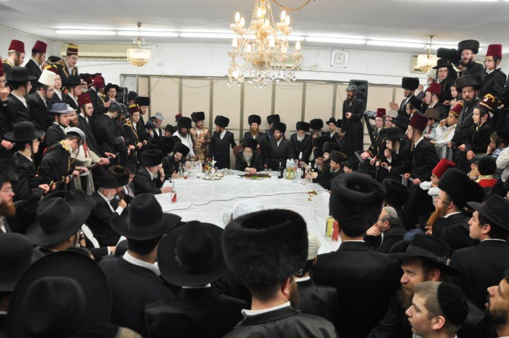 שמחת פורים בבני-ברק: ה'טישים' בחצרות חסידים