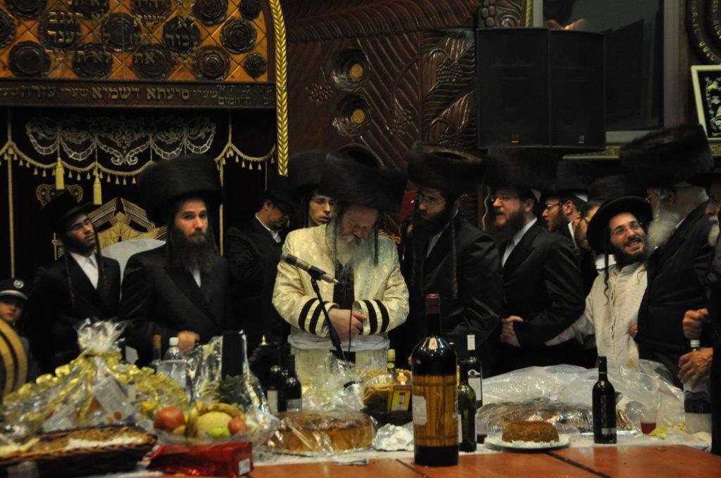 שמחת פורים בבני-ברק: ה'טישים' בחצרות חסידים